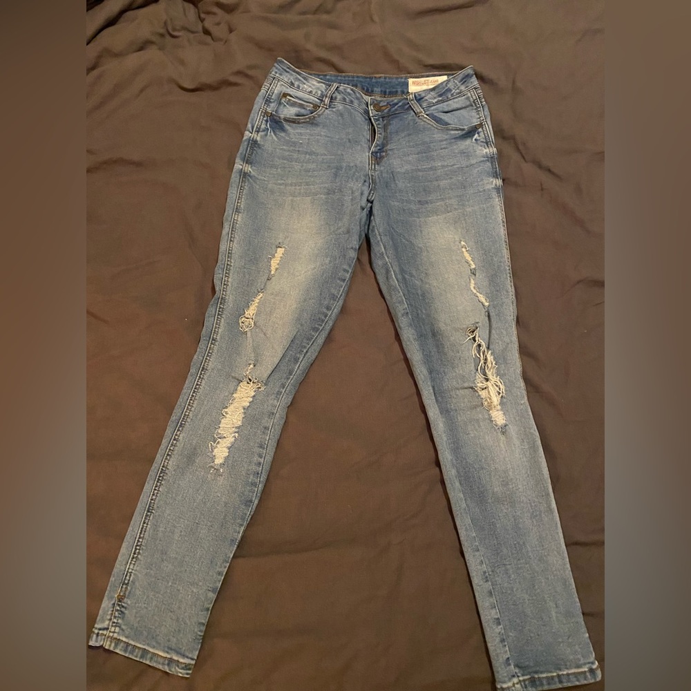 Women’s size 7 Wish jeans
